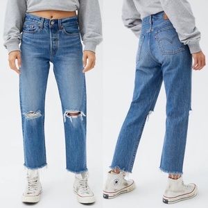 Levi’s Wedgie Straight Distressed Frayed Jeans